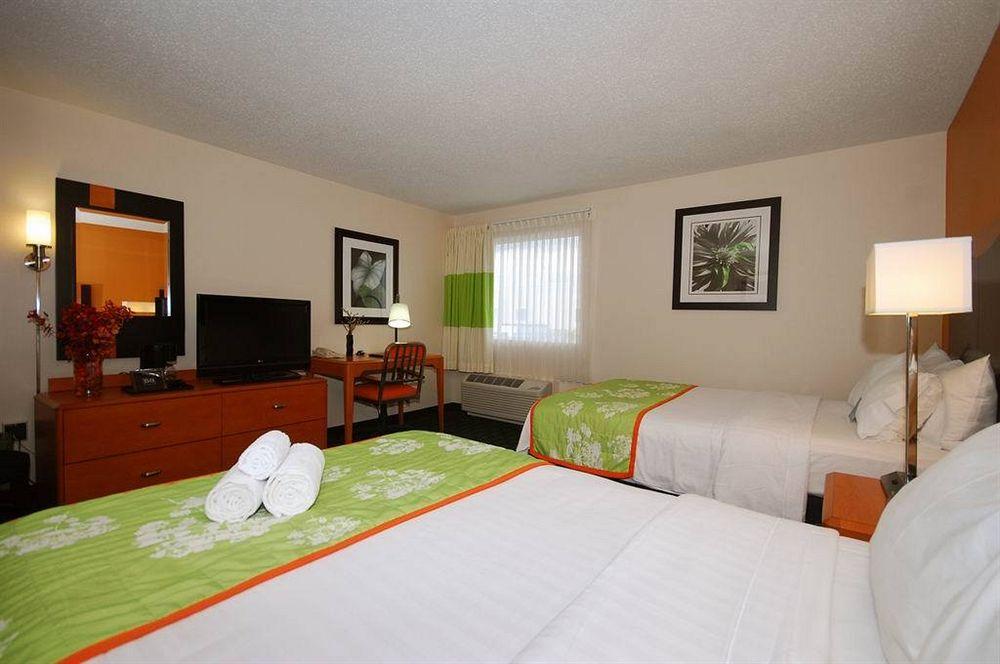 Fairfield Inn Boston Dedham Bagian luar foto