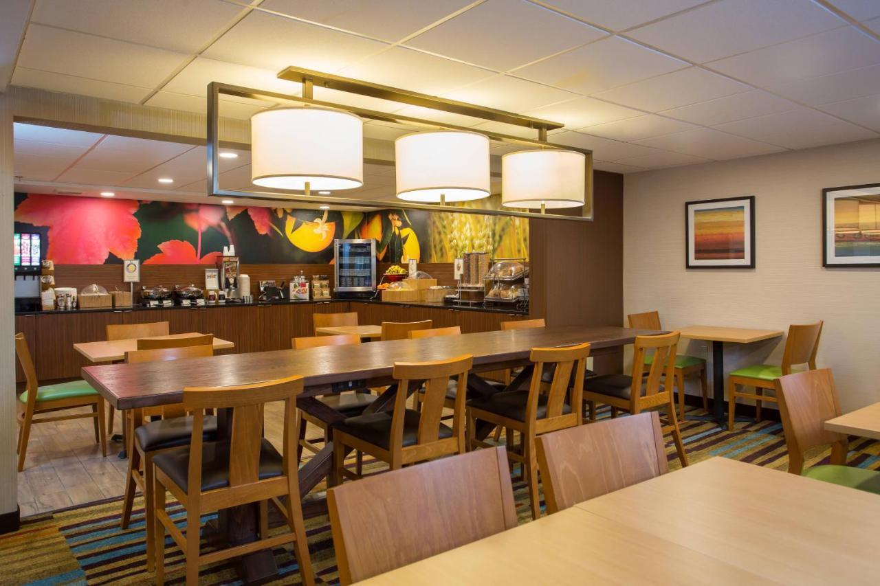Fairfield Inn Boston Dedham Bagian luar foto