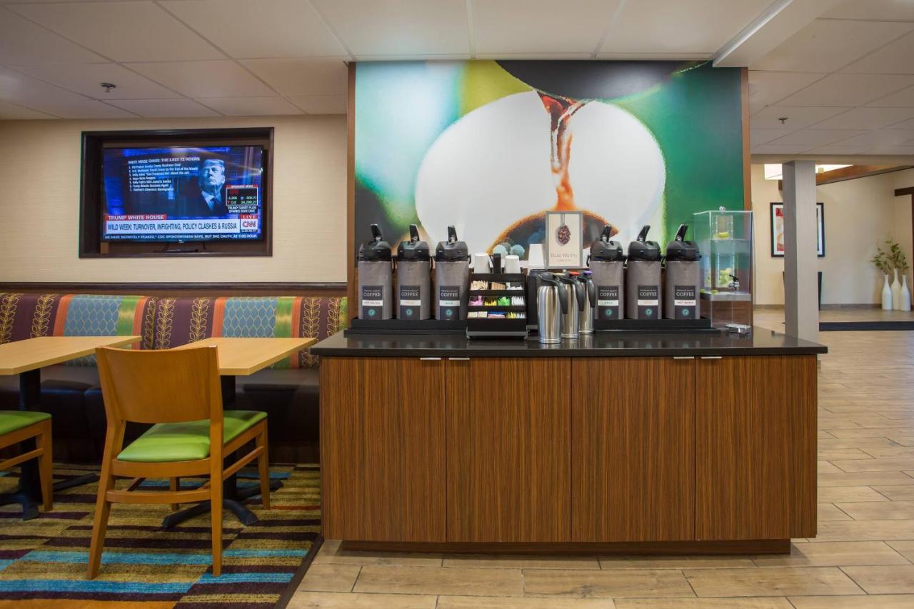 Fairfield Inn Boston Dedham Bagian luar foto